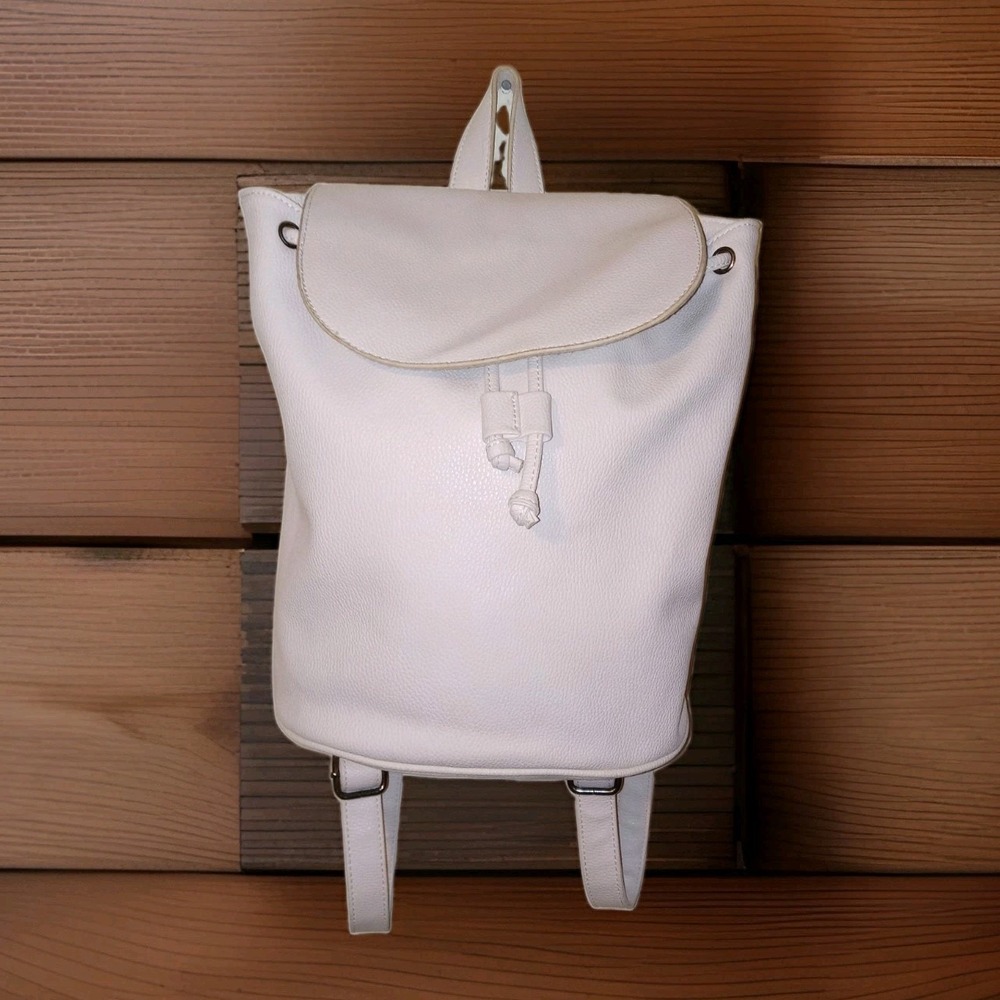 Aeropostale Backpack Women One Size White Faux Leather Drawstring Flap Bag